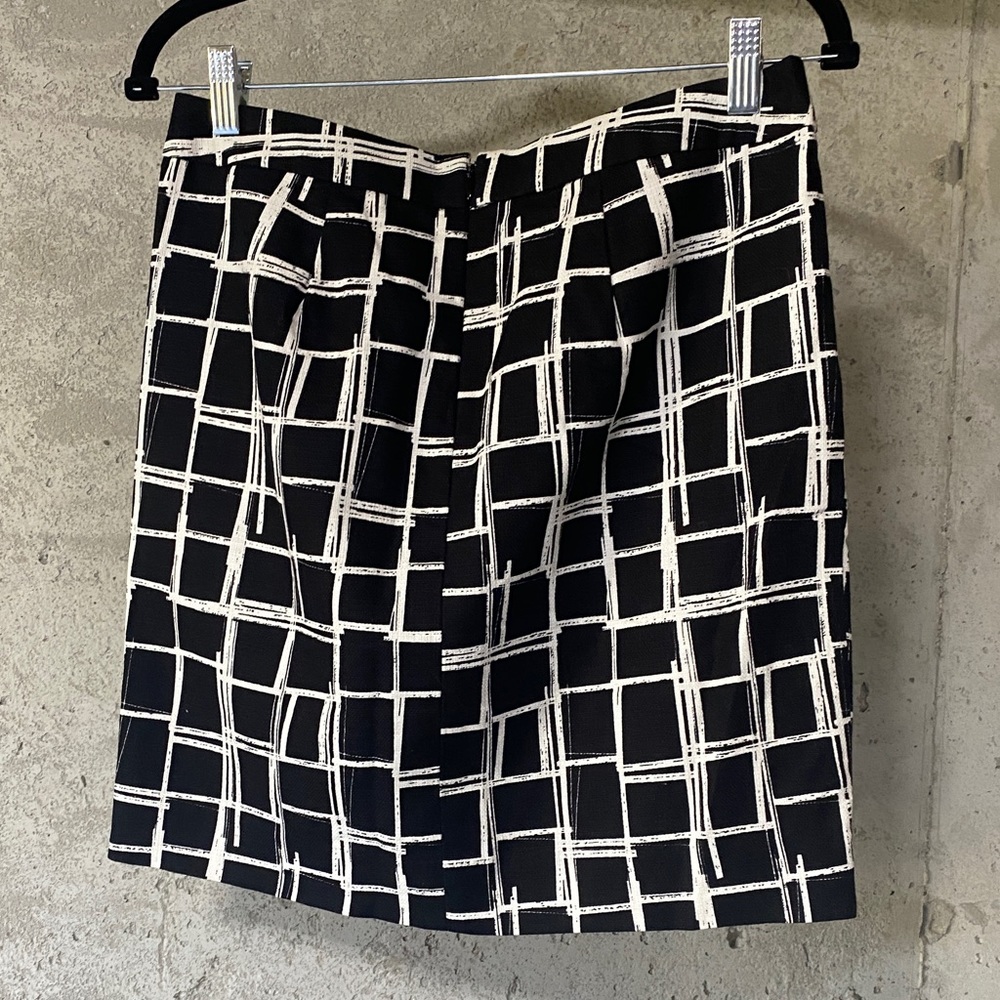 Gap abstract pattern mini skirt with pockets - Picture 2 of 5